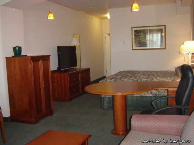 Holiday Inn Express & Suites Tacoma South - Lakewood, An Ihg Hotel Номер фото